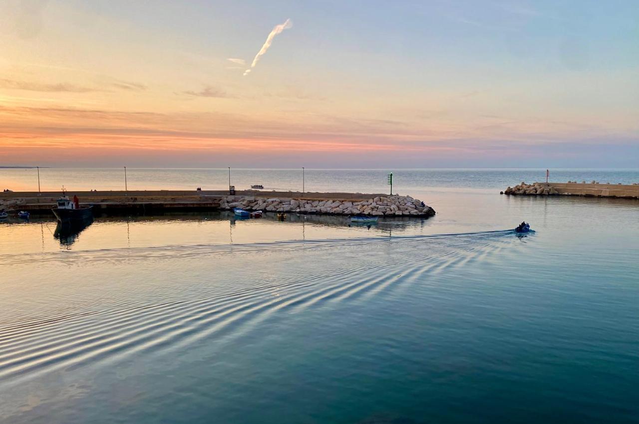 Appartamento Dimora Nel Palazzo Ducale With Private Parking Giovinazzo Esterno foto