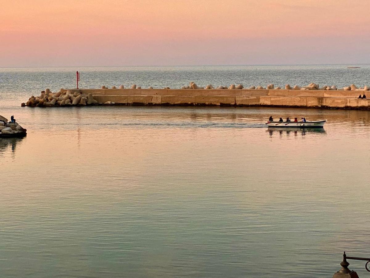 Appartamento Dimora Nel Palazzo Ducale With Private Parking Giovinazzo Esterno foto